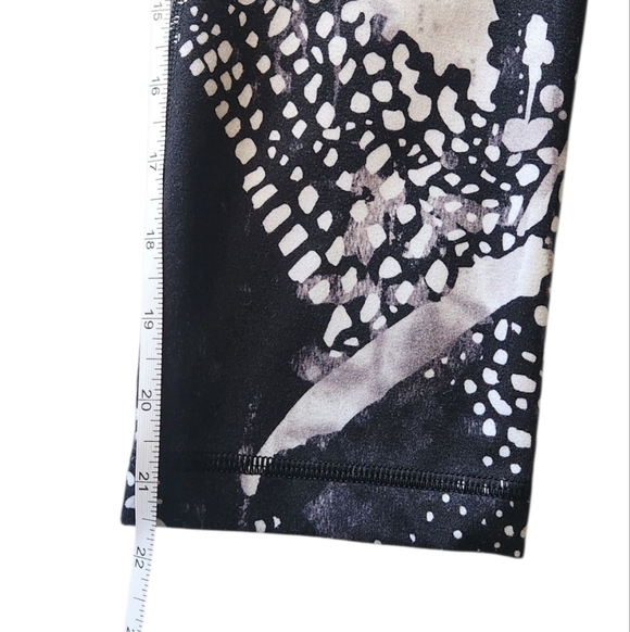 Lululemon High Times Leggings High Rise Color Block Size 6 - Picture 5 of 6